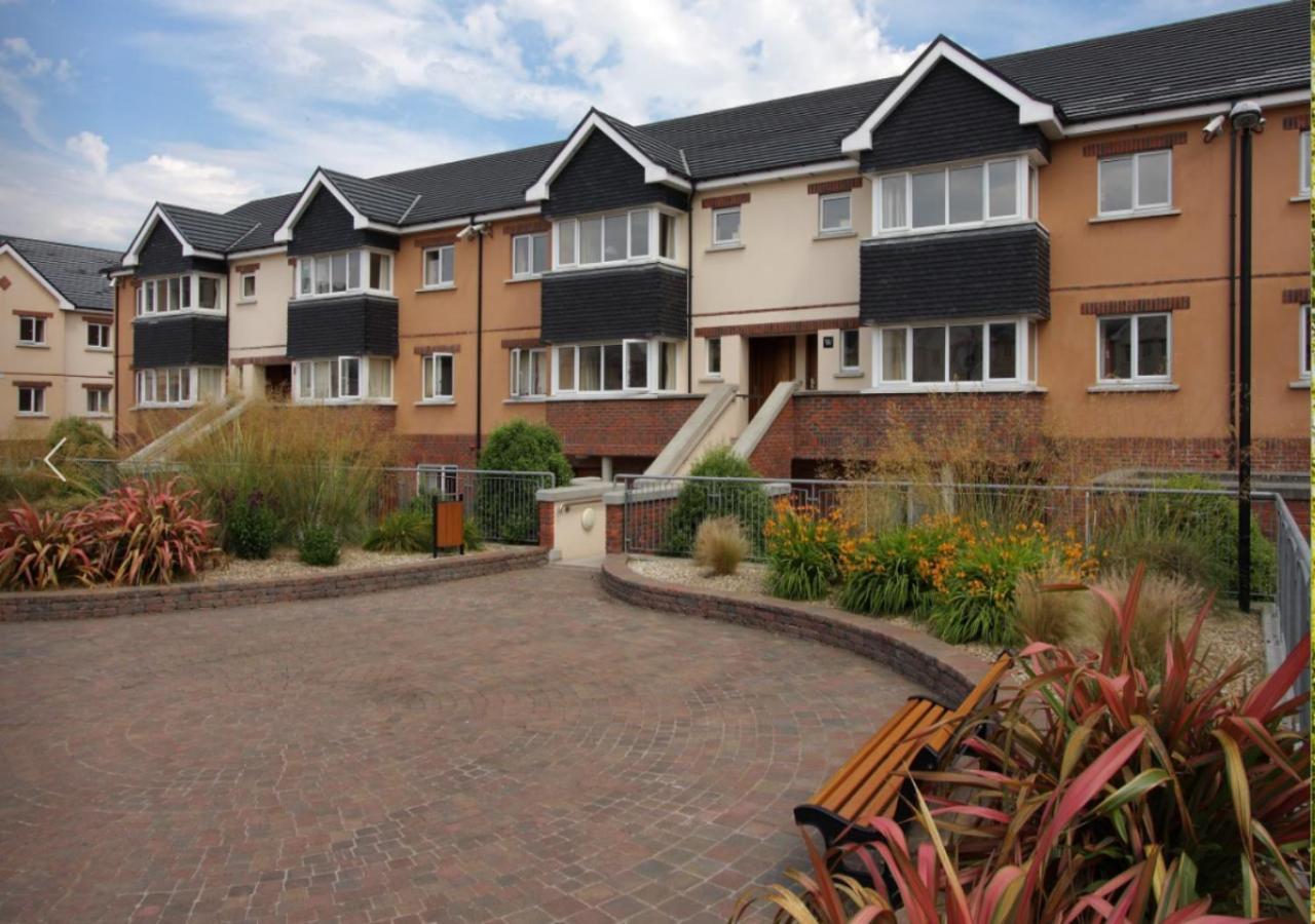 Kings Court Holiday Apartments 特拉利 外观 照片