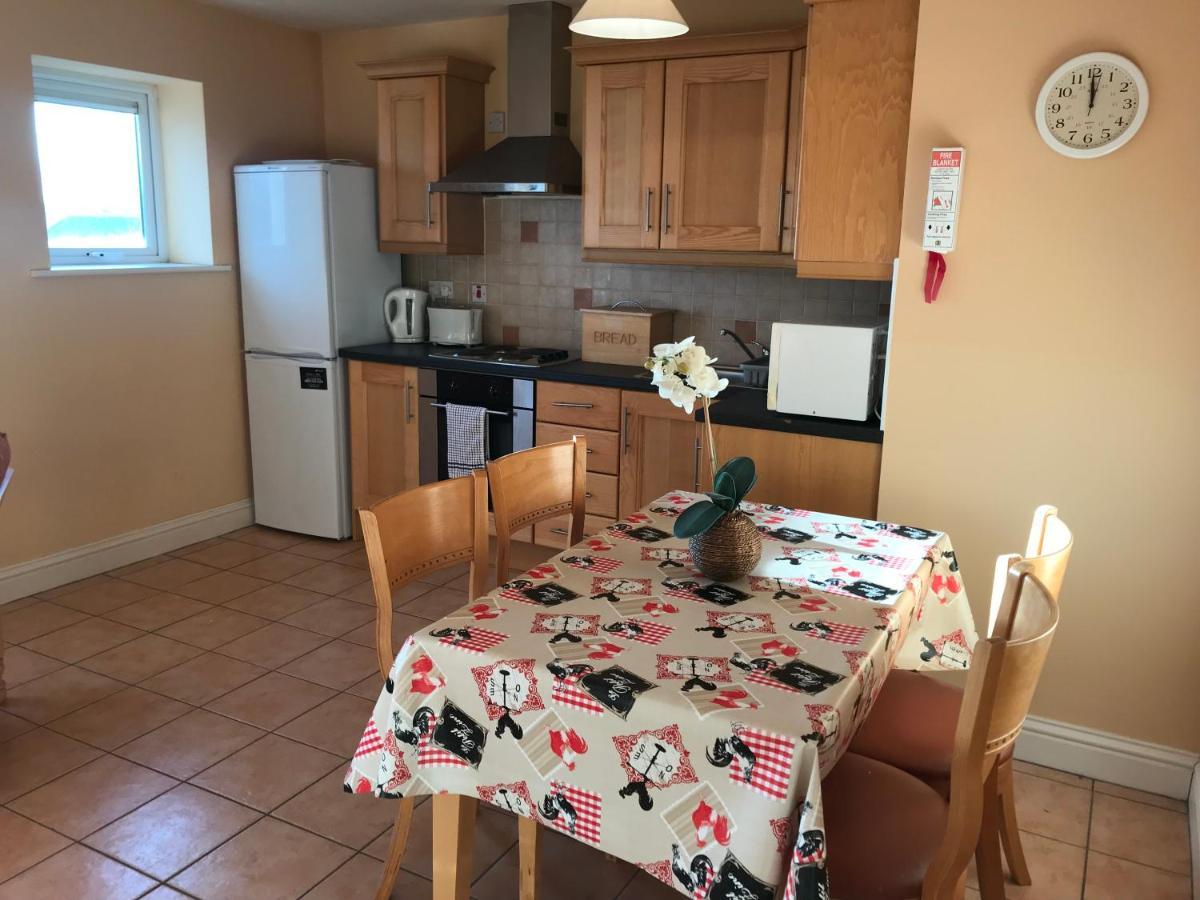 Kings Court Holiday Apartments 特拉利 外观 照片