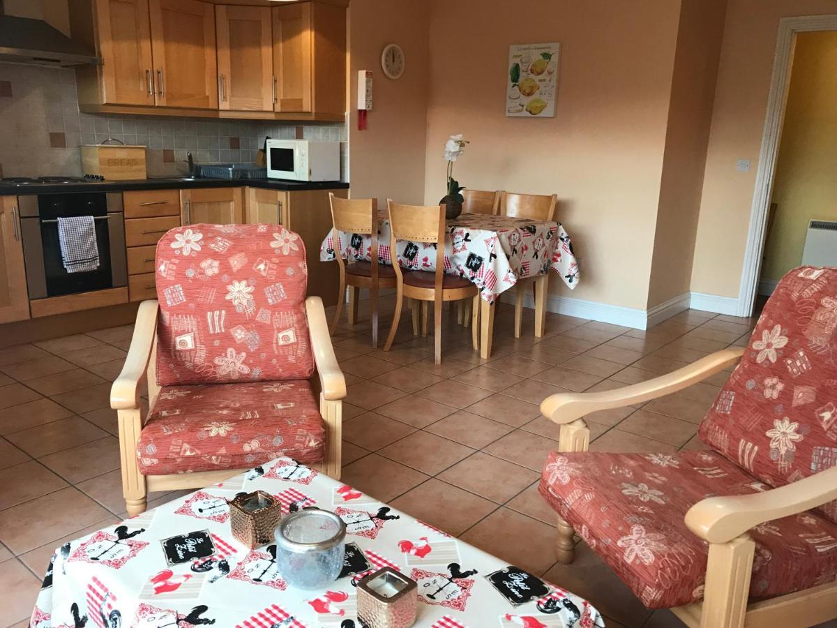 Kings Court Holiday Apartments 特拉利 外观 照片