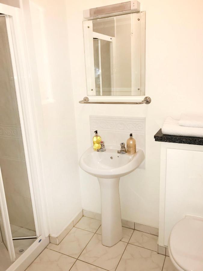 Kings Court Holiday Apartments 特拉利 外观 照片